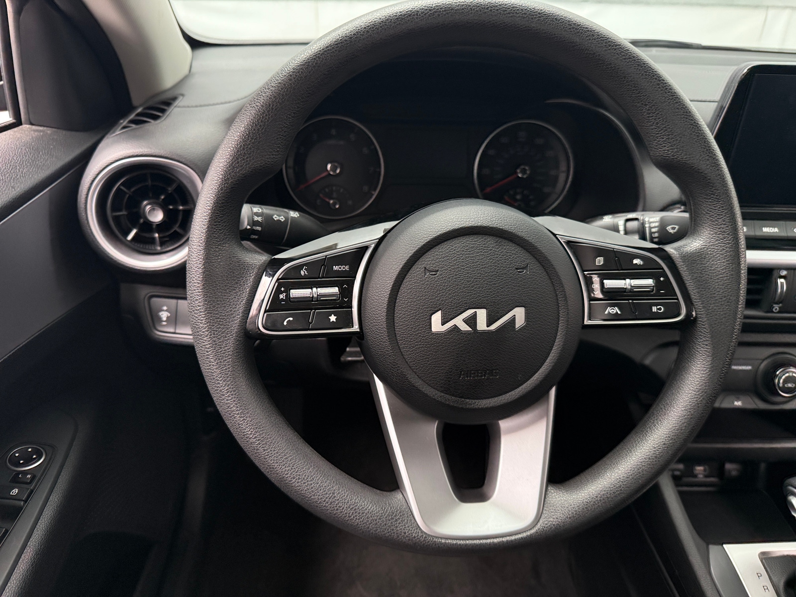 Thumbnail: 2024 Kia Forte - 5