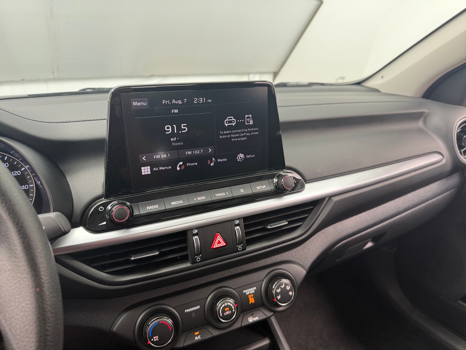 Thumbnail: 2024 Kia Forte - 4