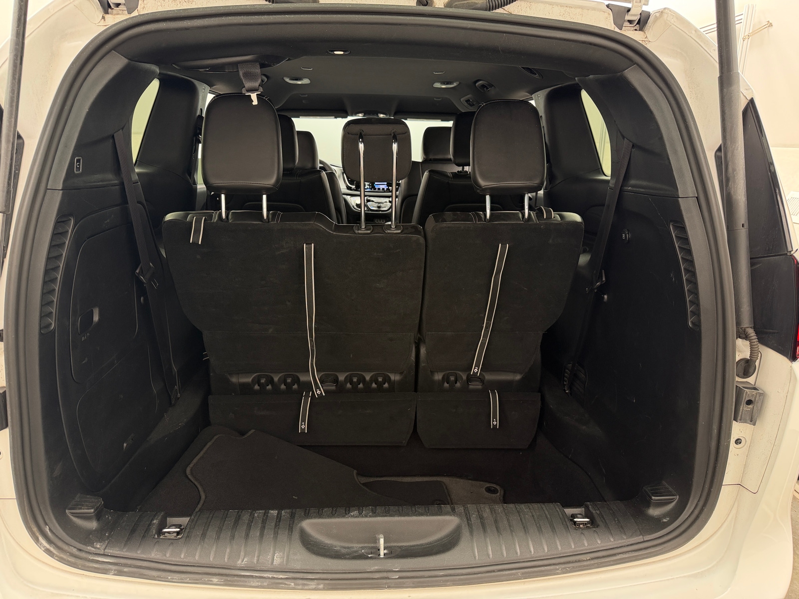 Thumbnail: 2024 Chrysler Pacifica - 6