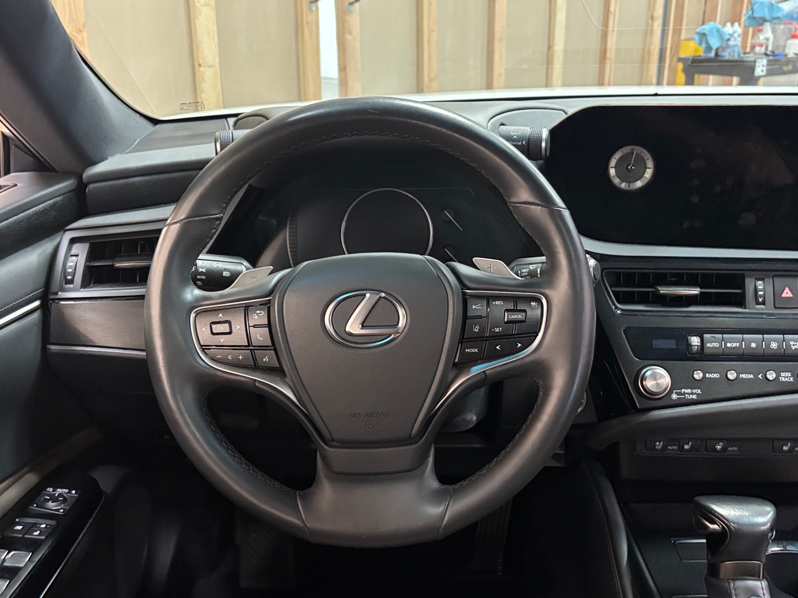Thumbnail: 2024 Lexus ES - 4