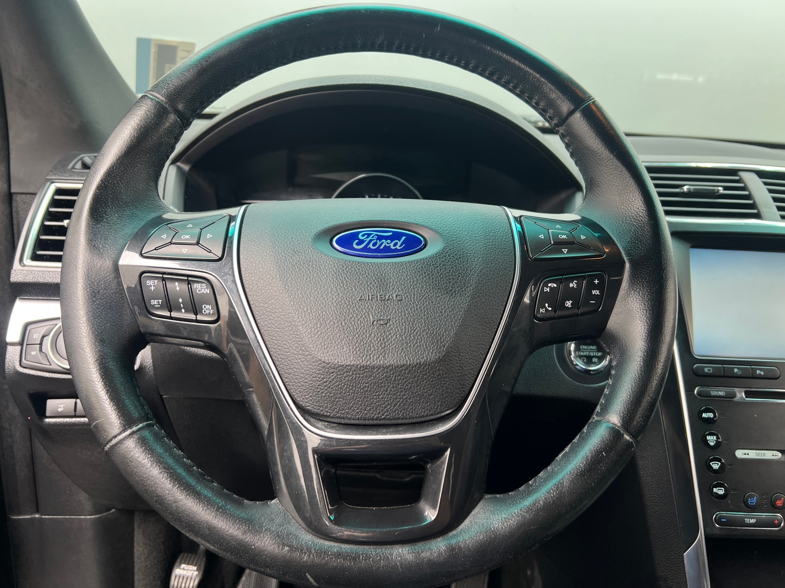 Thumbnail: 2016 Ford Explorer - 4
