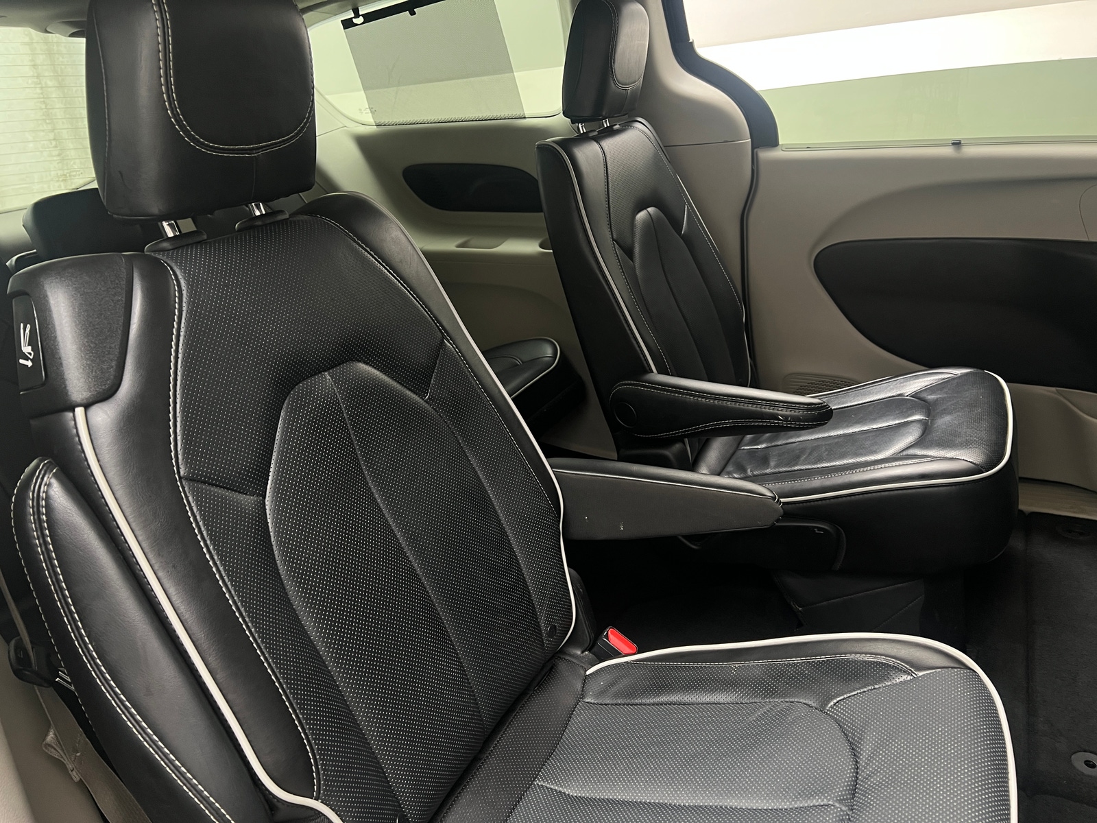 Thumbnail: 2023 Chrysler Pacifica - 5