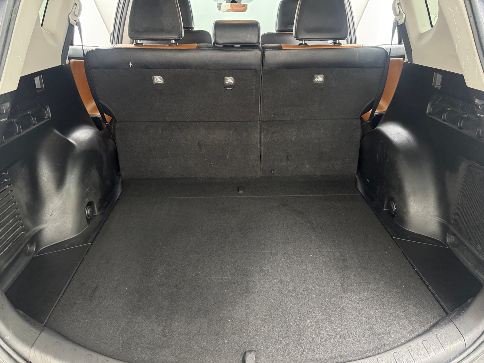 Thumbnail: 2017 Toyota RAV4 - 6