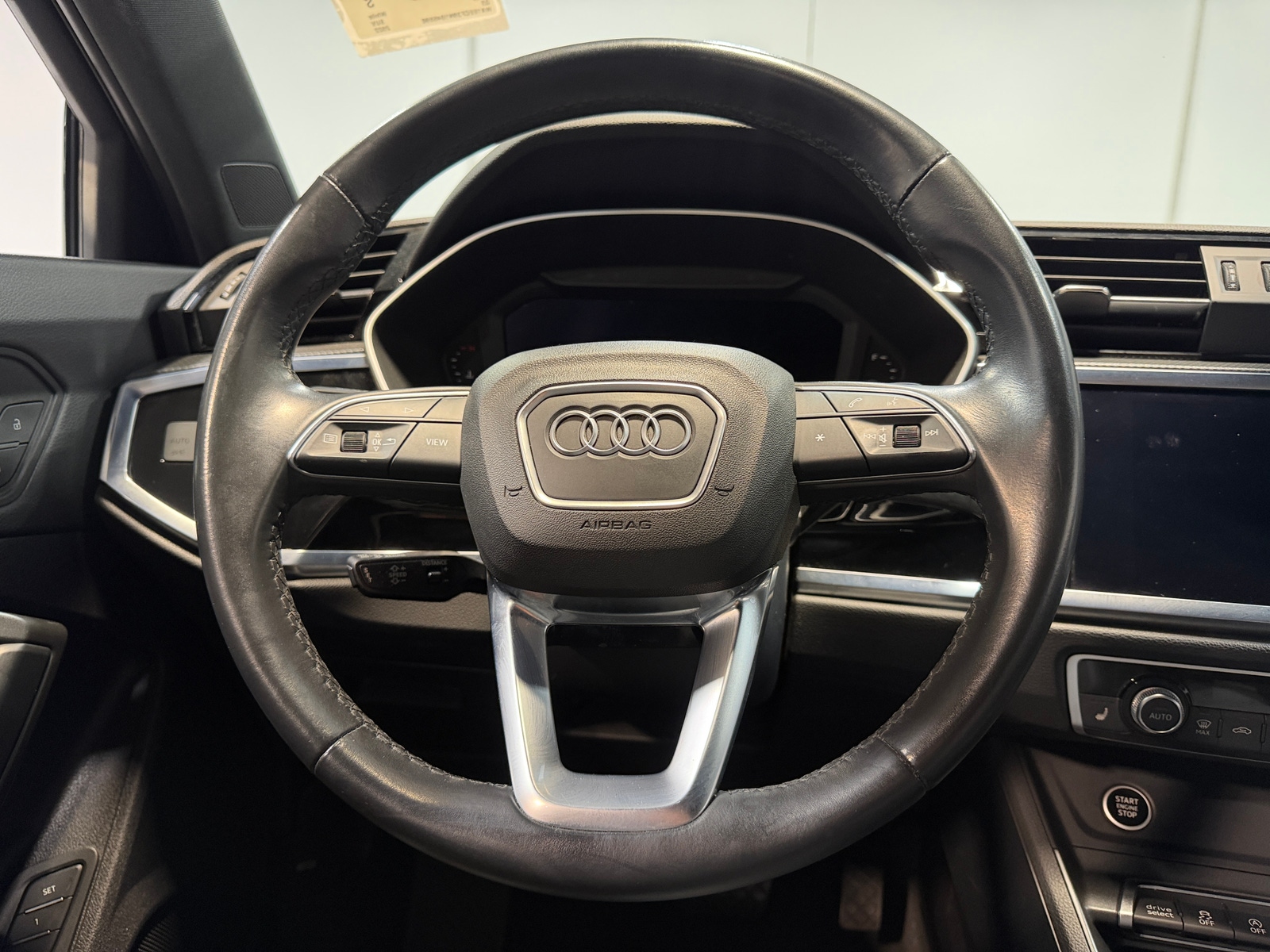 Thumbnail: 2022 Audi Q3 - 4