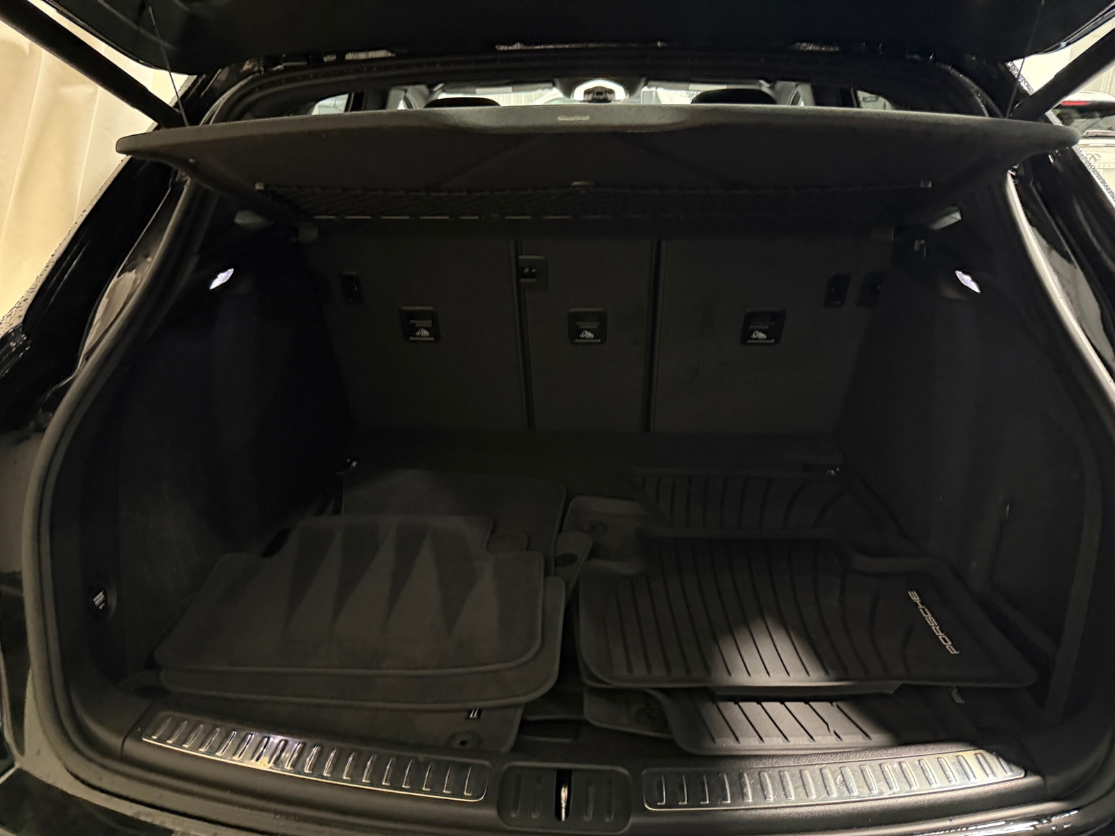 Thumbnail: 2018 Porsche Macan - 6
