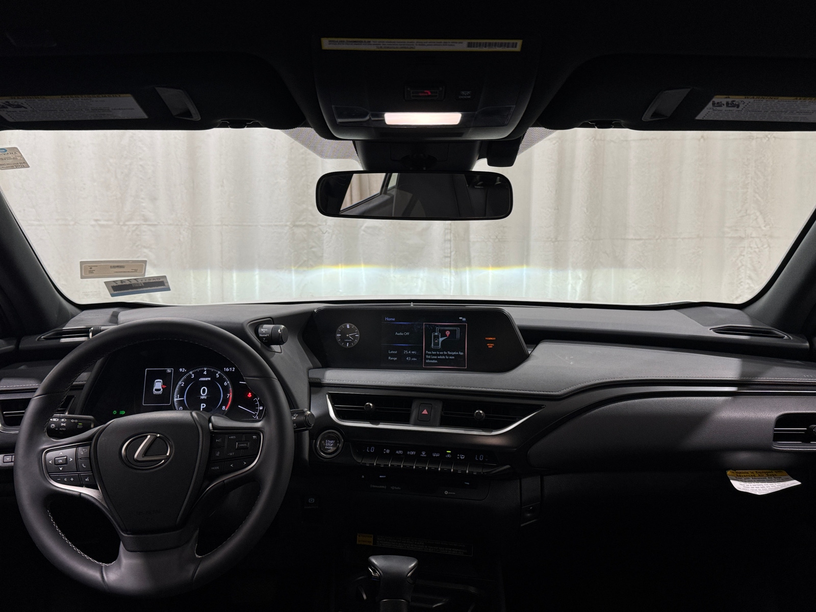 Thumbnail: 2022 Lexus UX - 2