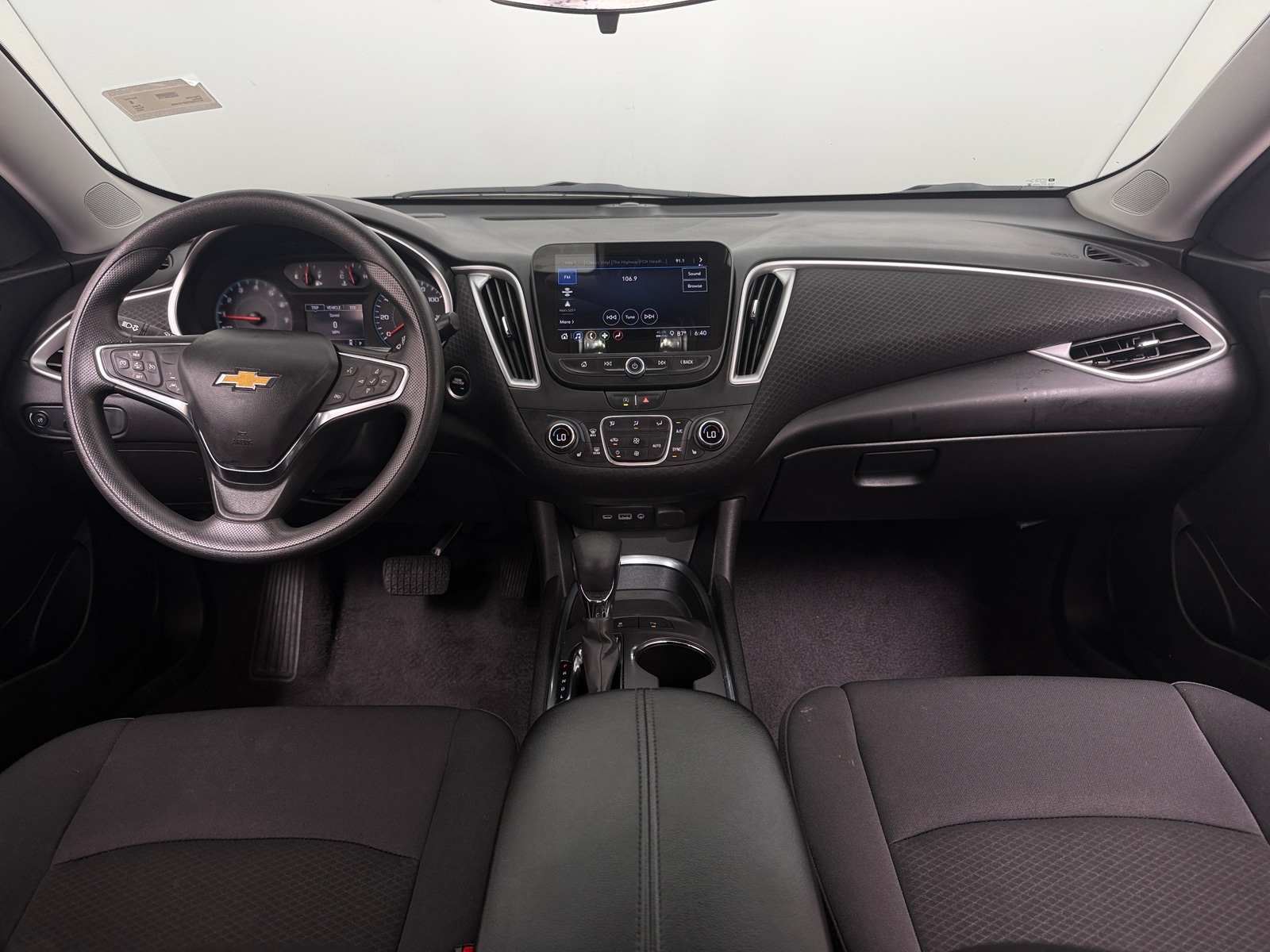 Thumbnail: 2025 Chevrolet Malibu - 3