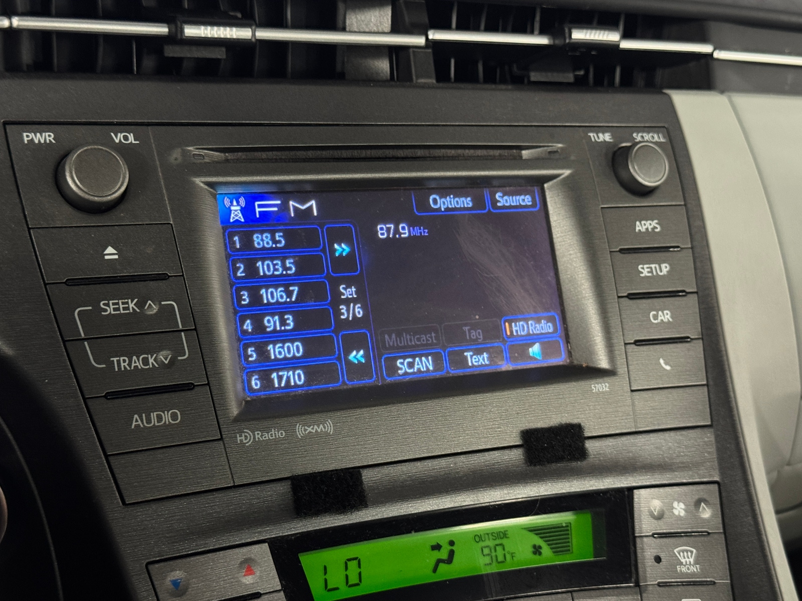 Thumbnail: 2013 Toyota Prius - 4