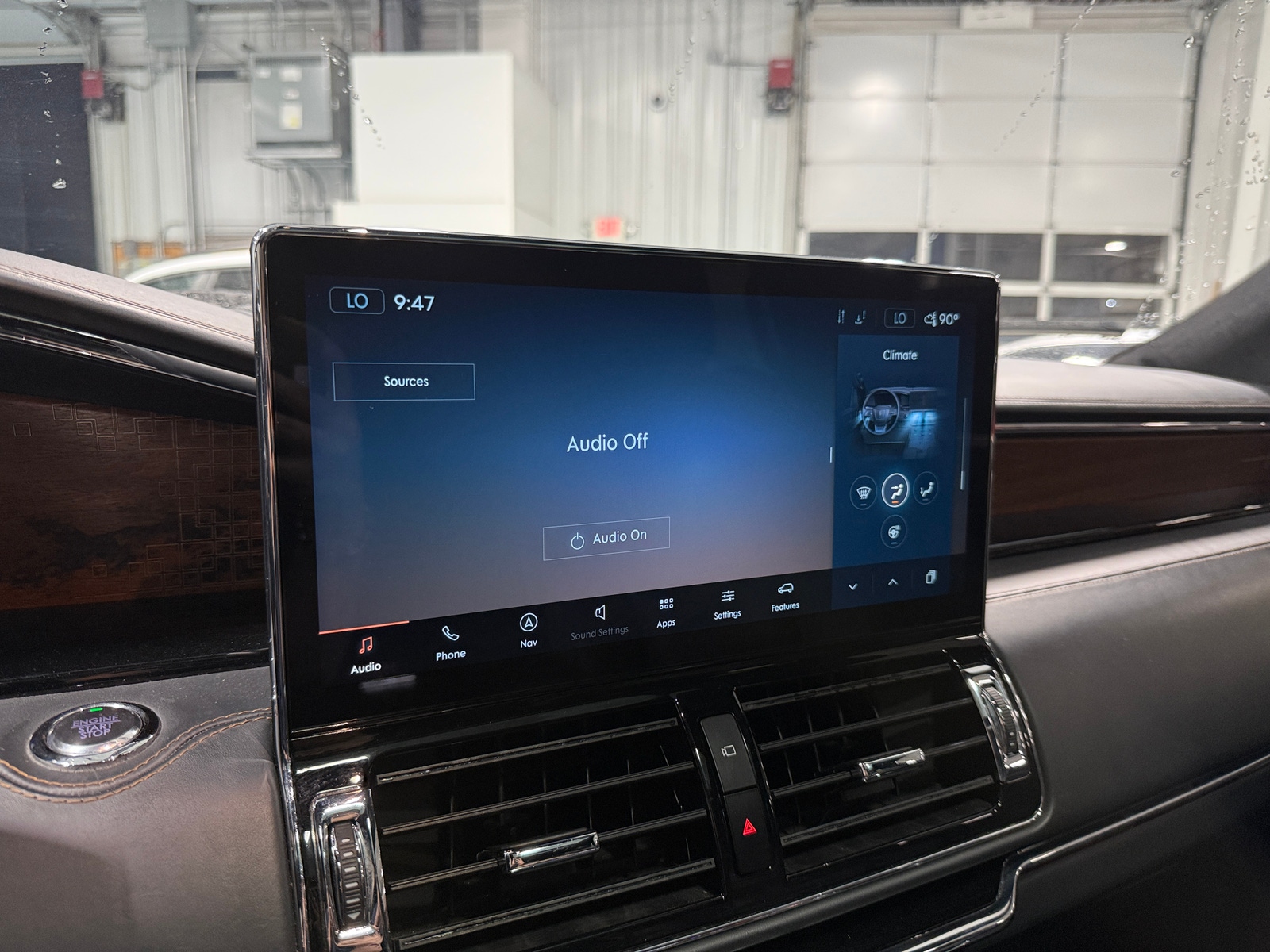 Thumbnail: 2023 Lincoln Navigator - 3
