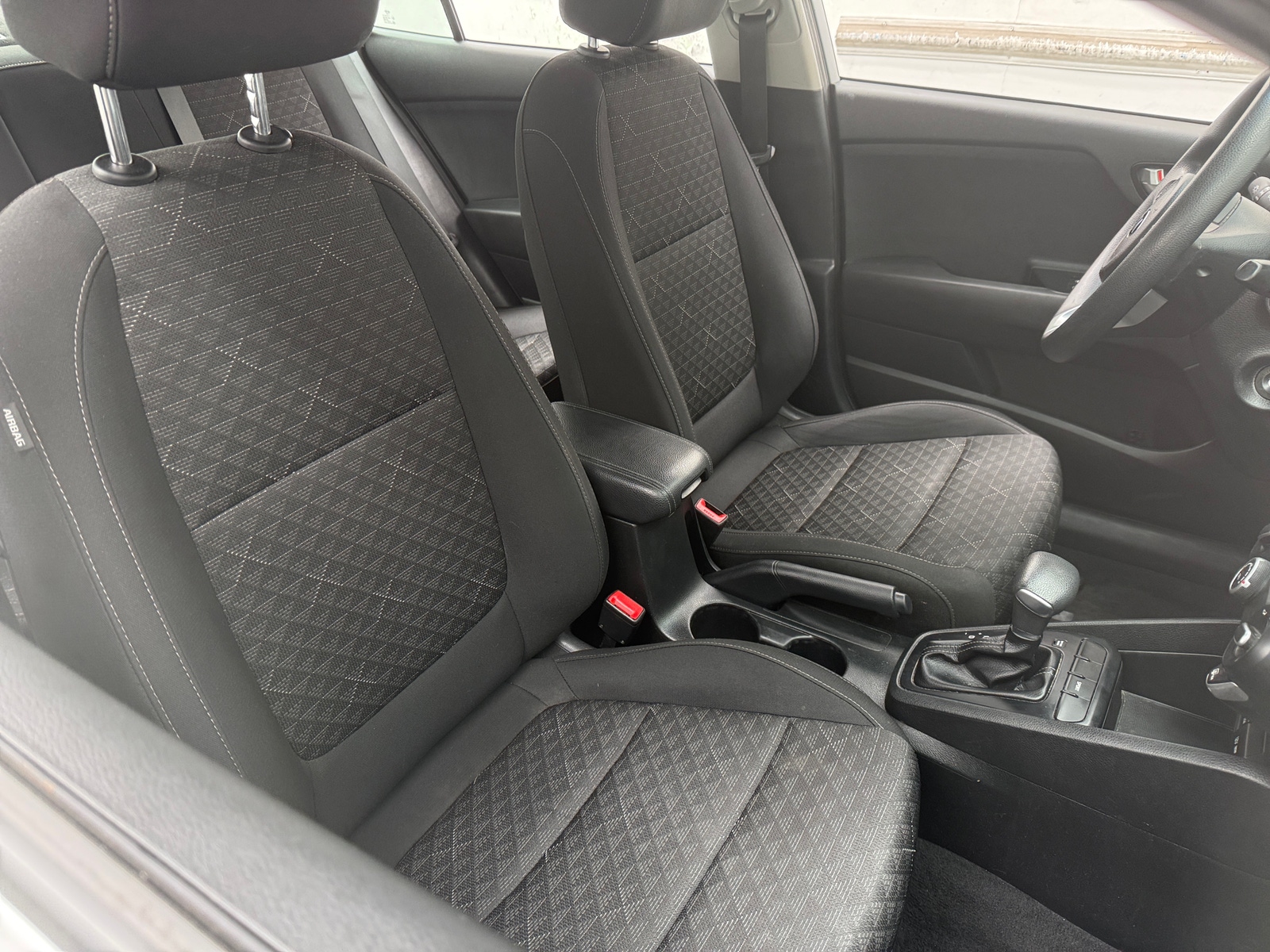 Thumbnail: 2019 Kia Rio - 2