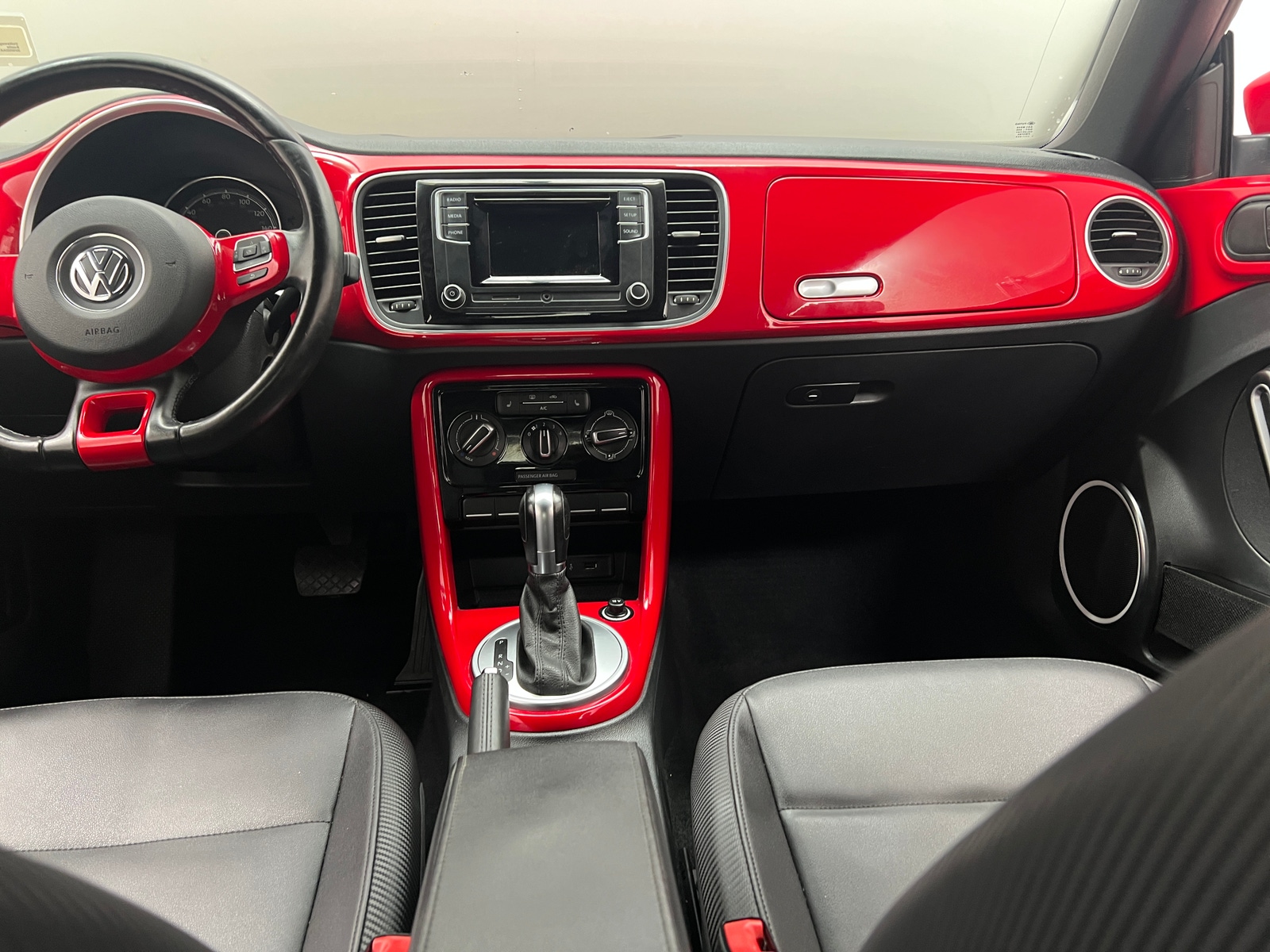 Thumbnail: 2019 Volkswagen Beetle - 2