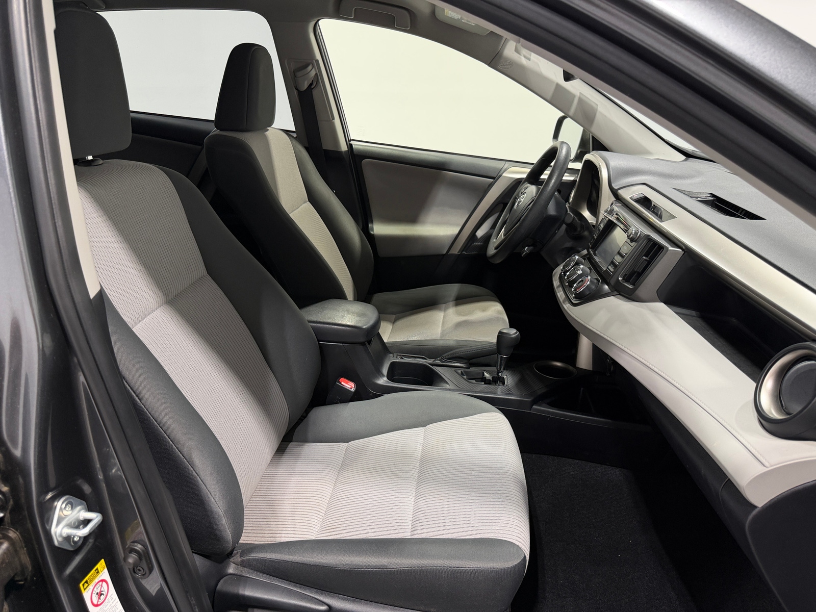 Thumbnail: 2015 Toyota RAV4 - 2