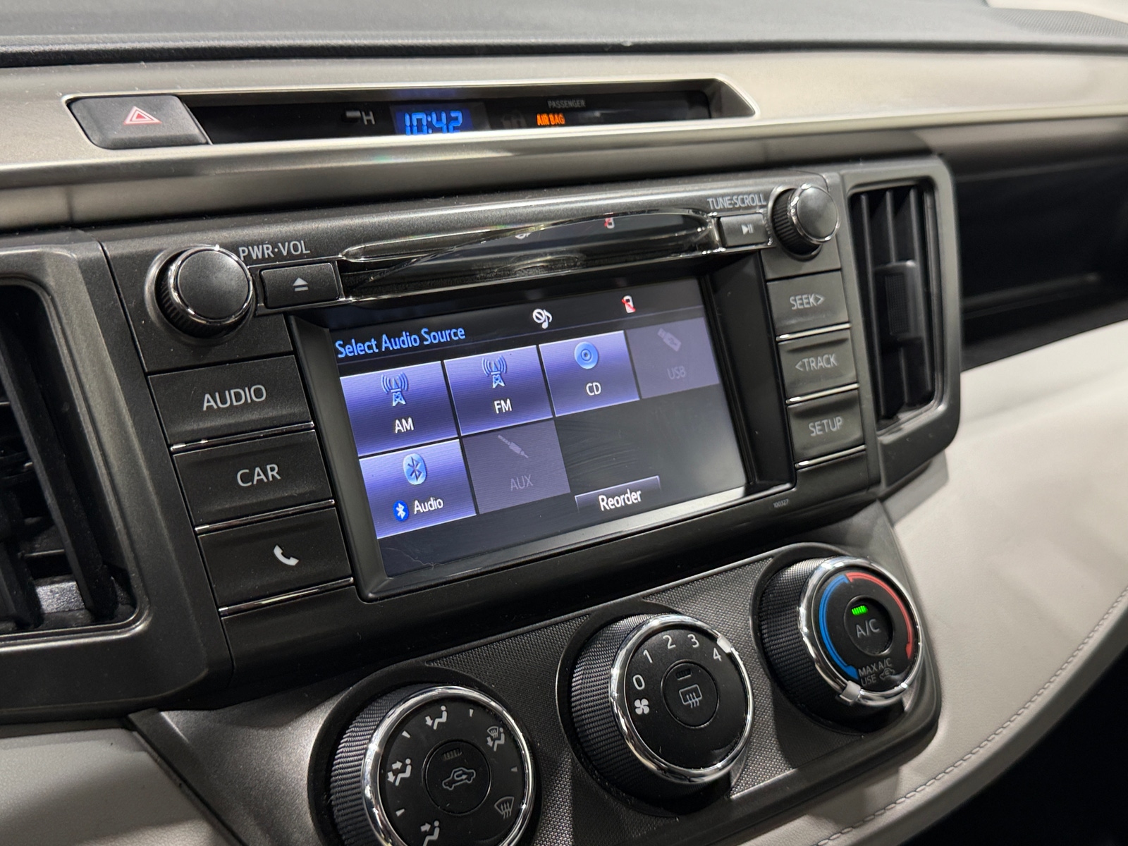Thumbnail: 2015 Toyota RAV4 - 4