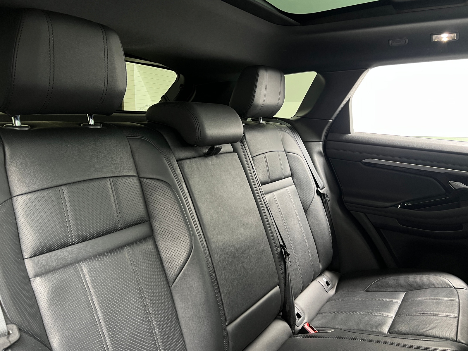 Thumbnail: 2020 Land Rover Range Rover Evoque - 5