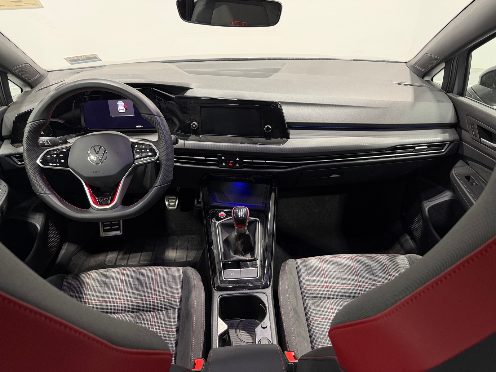Thumbnail: 2024 Volkswagen Golf - 3