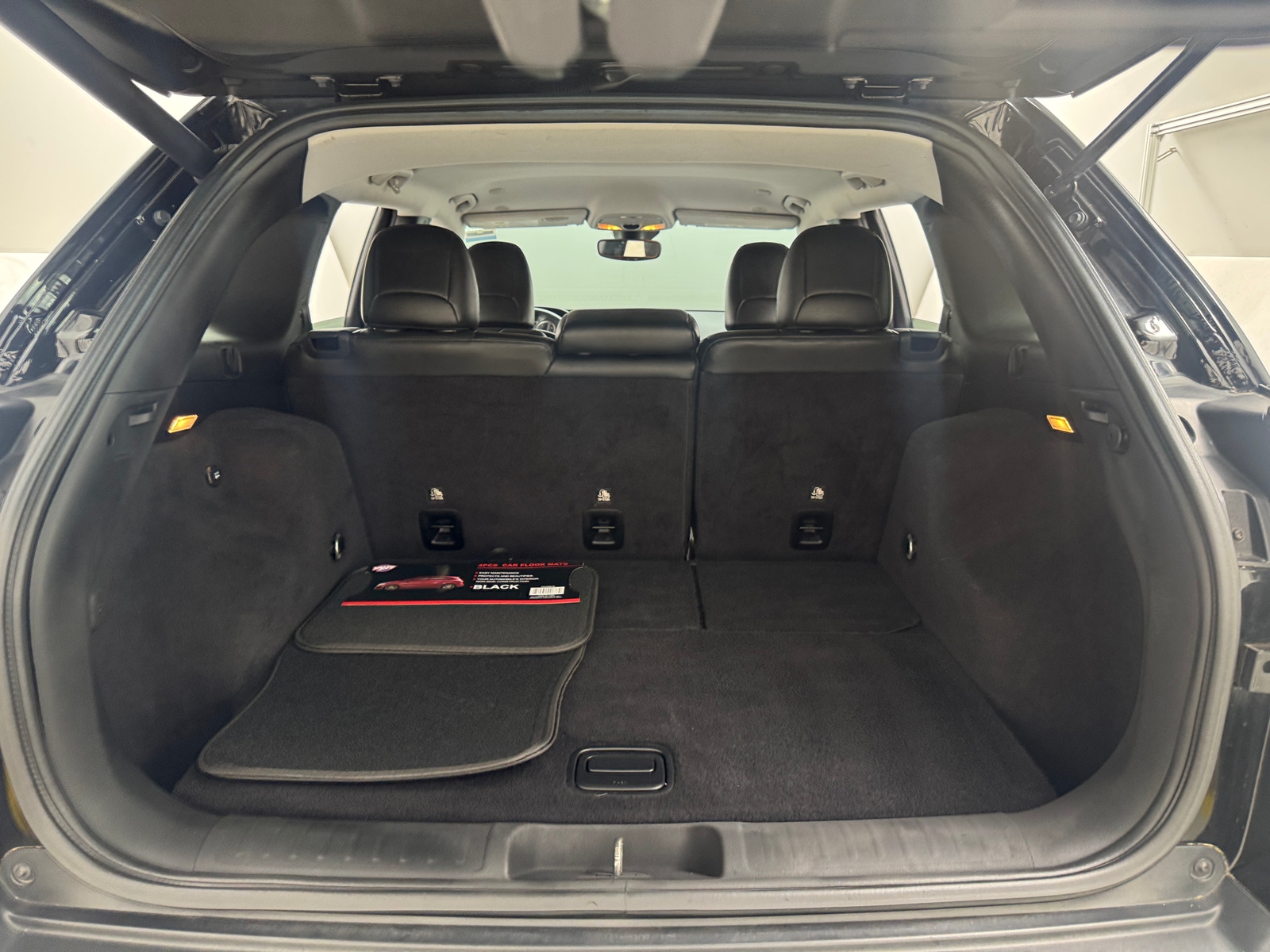 Thumbnail: 2019 Jeep Cherokee - 6