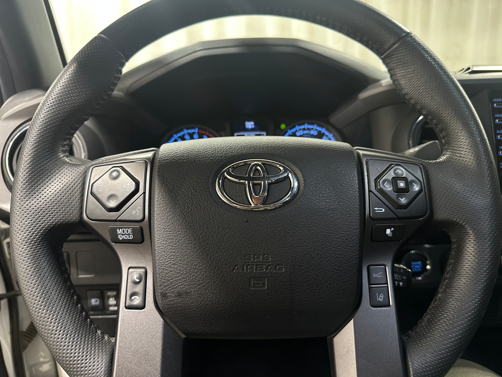Thumbnail: 2022 Toyota Tacoma - 5