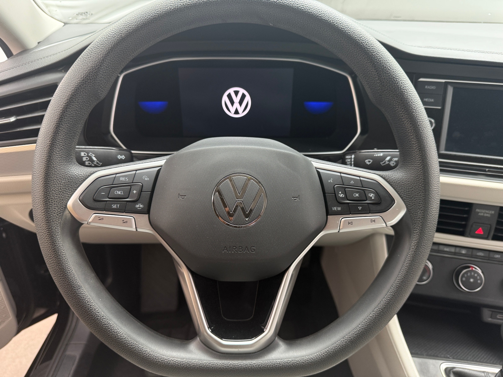 Thumbnail: 2022 Volkswagen Jetta - 5