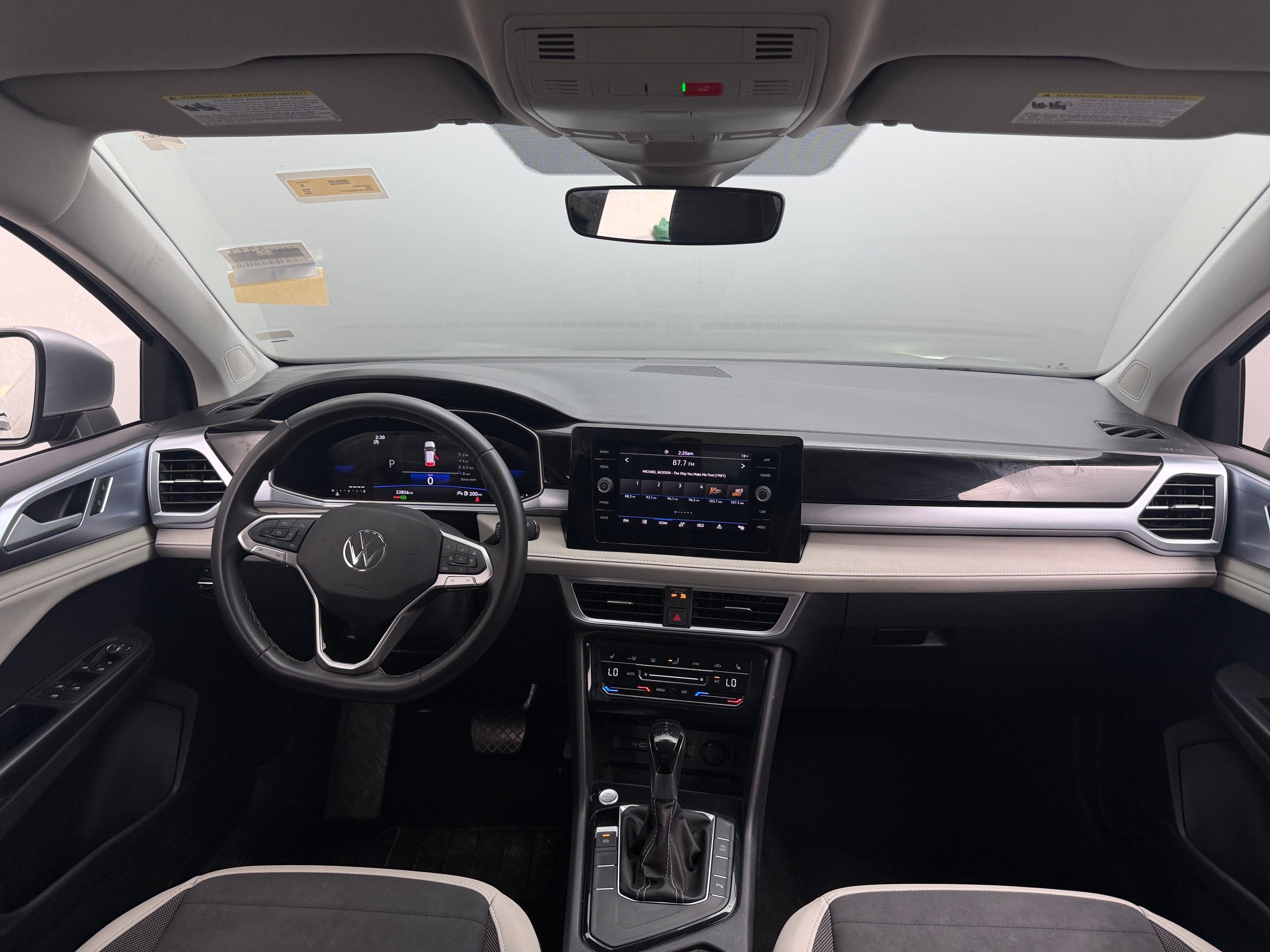2025 Volkswagen Taos SE - Photo 6