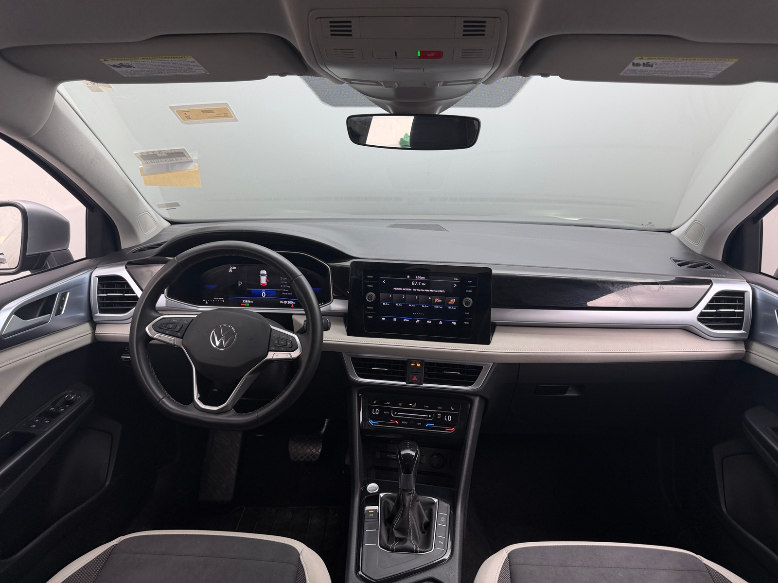 Thumbnail: 2025 Volkswagen Taos - 3