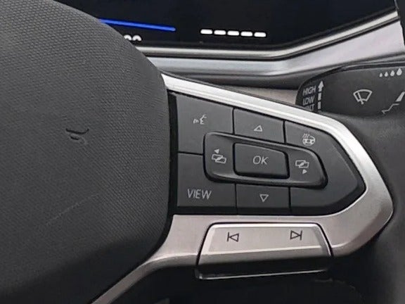 2025 Volkswagen Taos SE - Photo 18