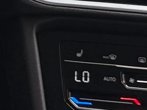 2025 Volkswagen Taos SE - Photo 12