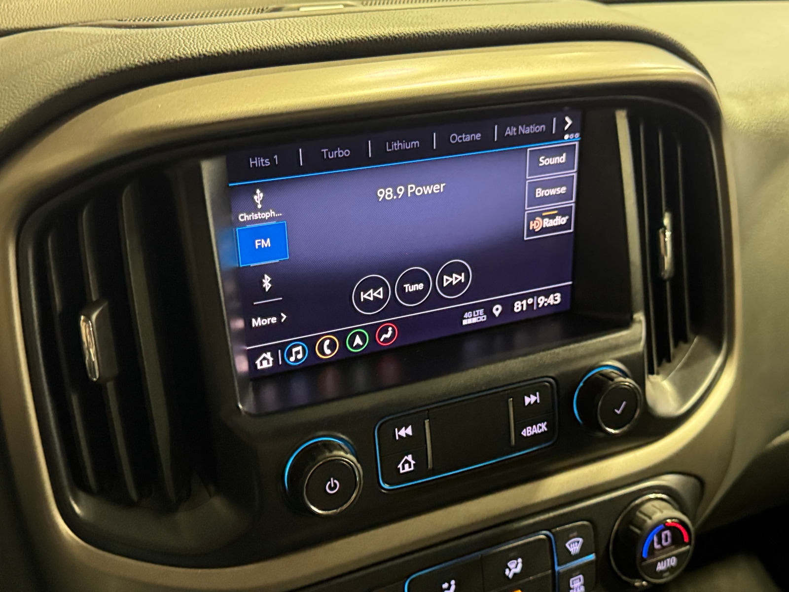 Thumbnail: 2019 Chevrolet Colorado - 3