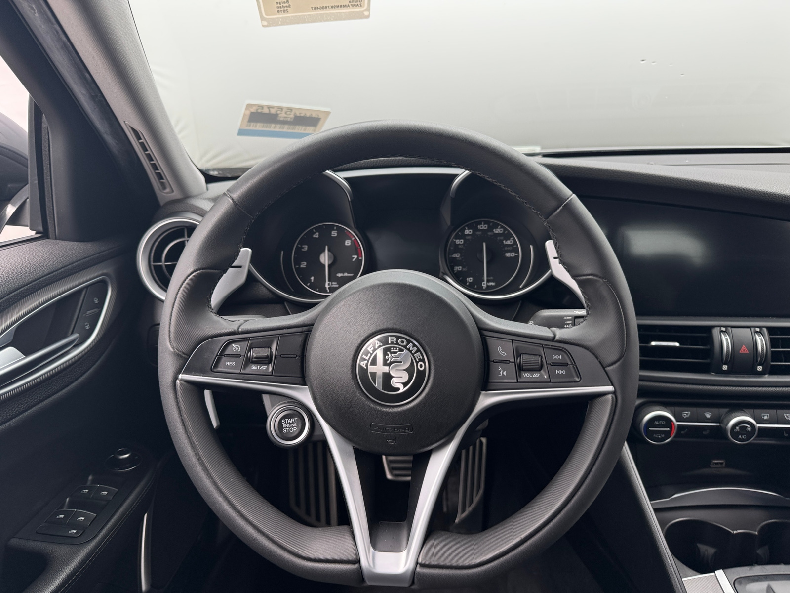 Thumbnail: 2019 Alfa Romeo Giulia - 4
