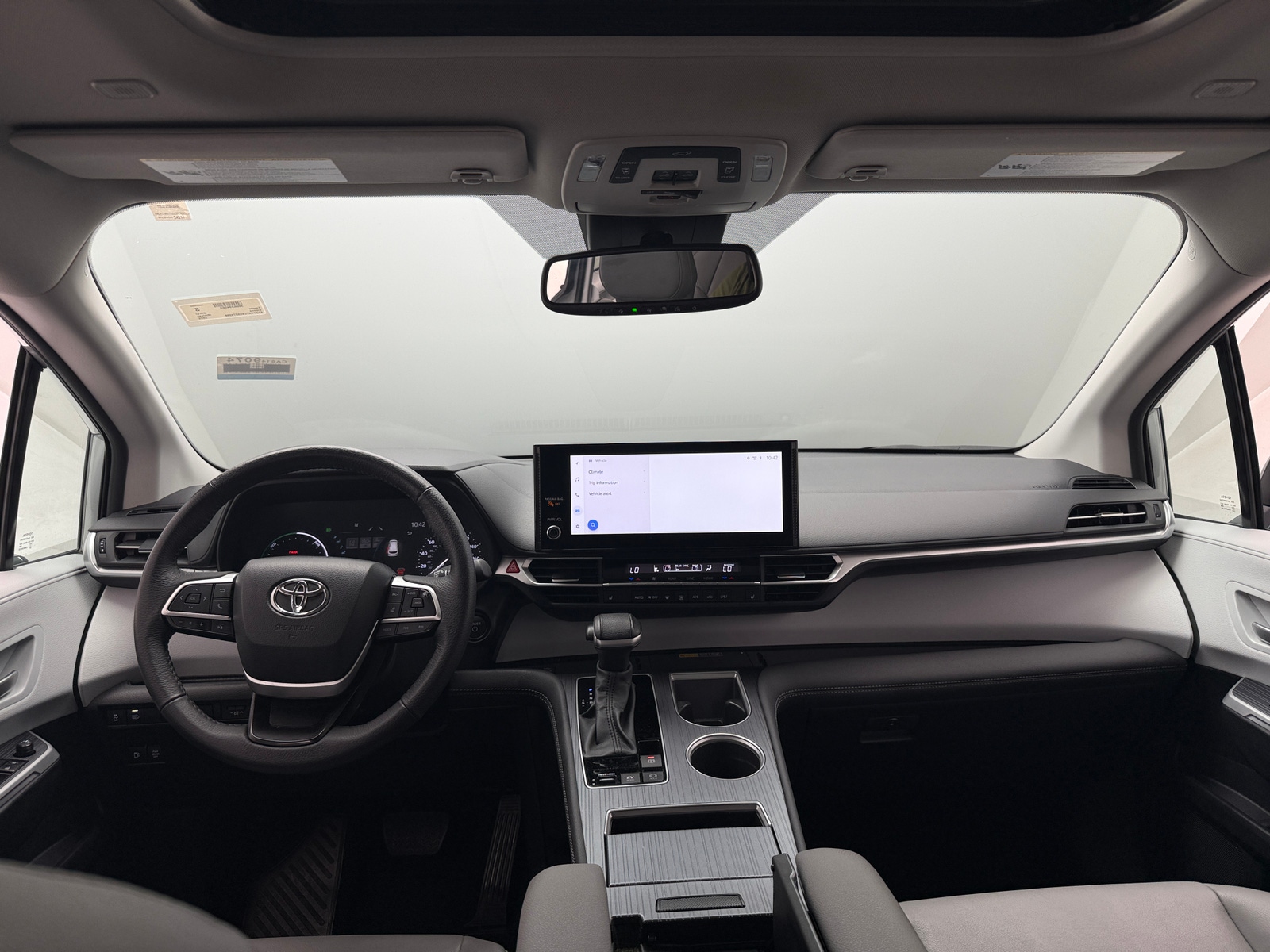 Thumbnail: 2025 Toyota Sienna - 2