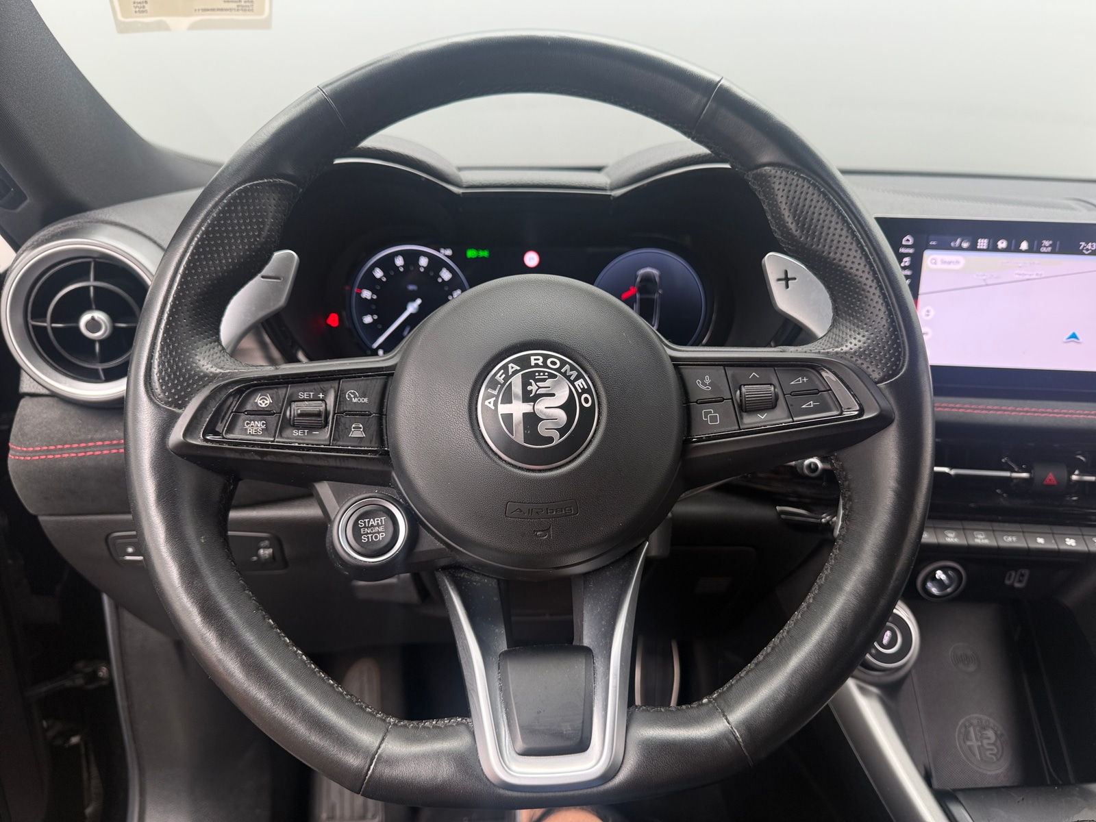 Thumbnail: 2024 Alfa Romeo Tonale - 4