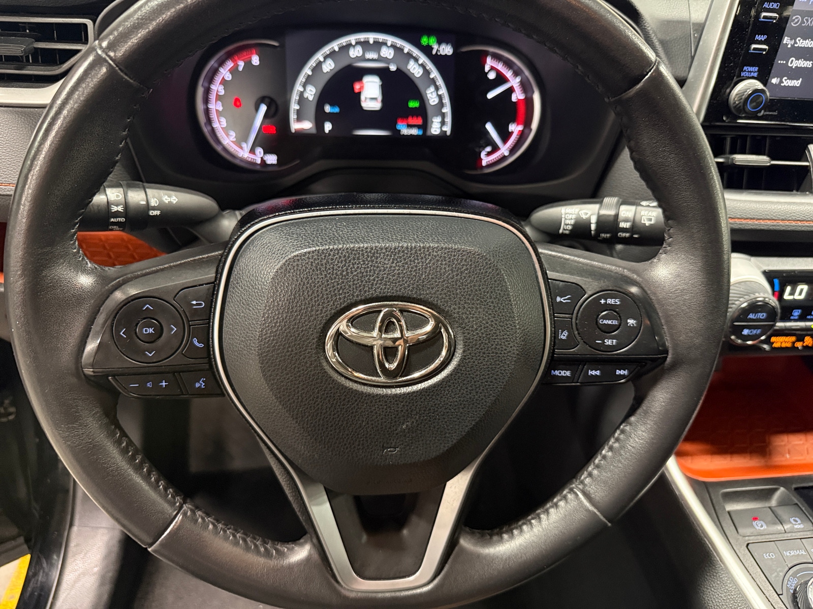 Thumbnail: 2021 Toyota RAV4 - 4