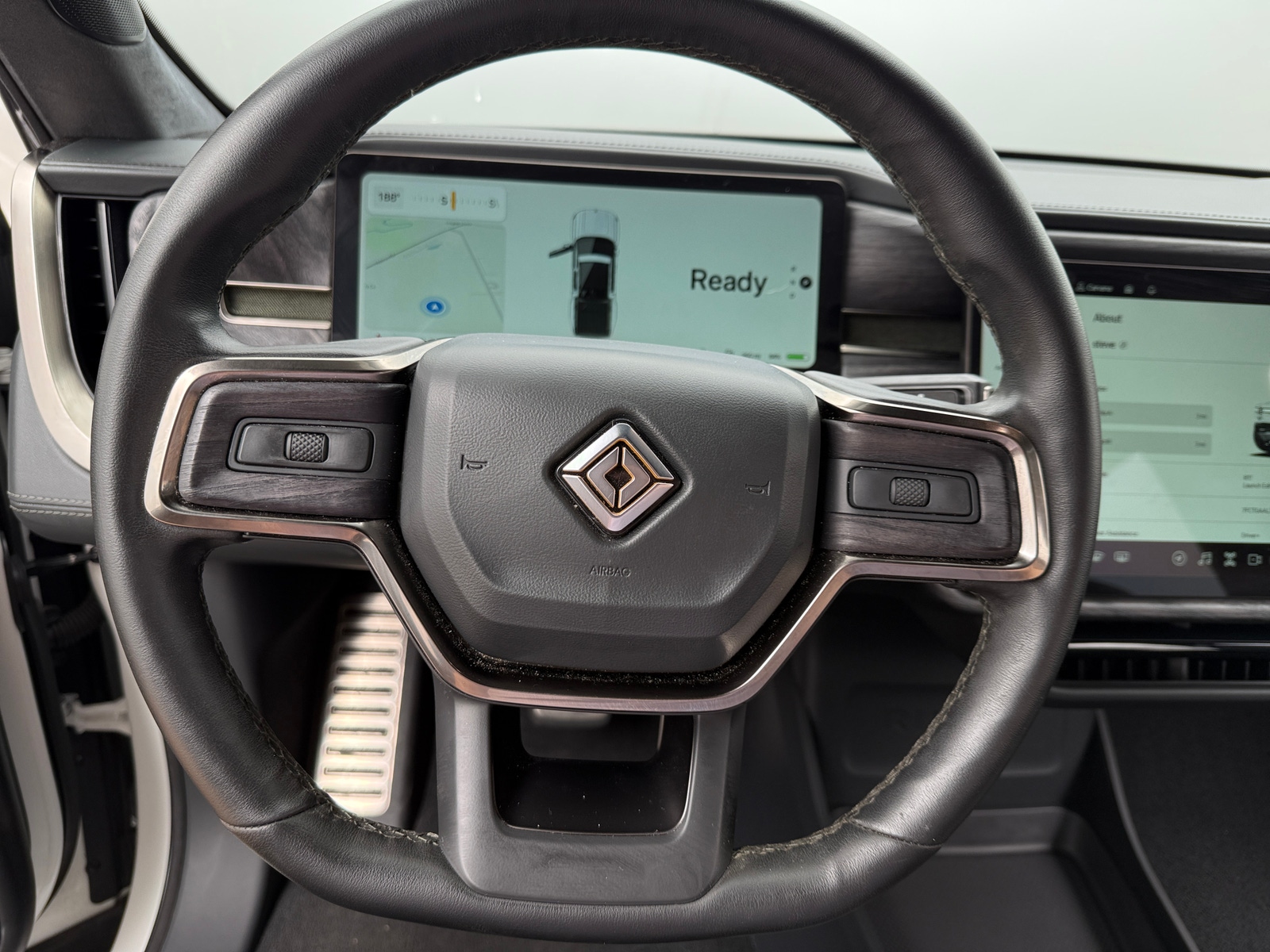 Thumbnail: 2022 Rivian R1T - 4