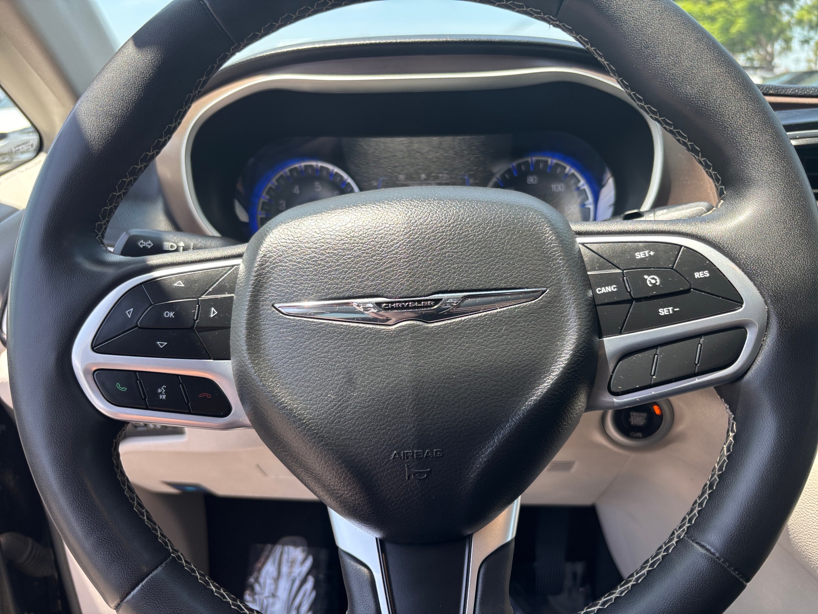 Thumbnail: 2024 Chrysler Voyager - 5