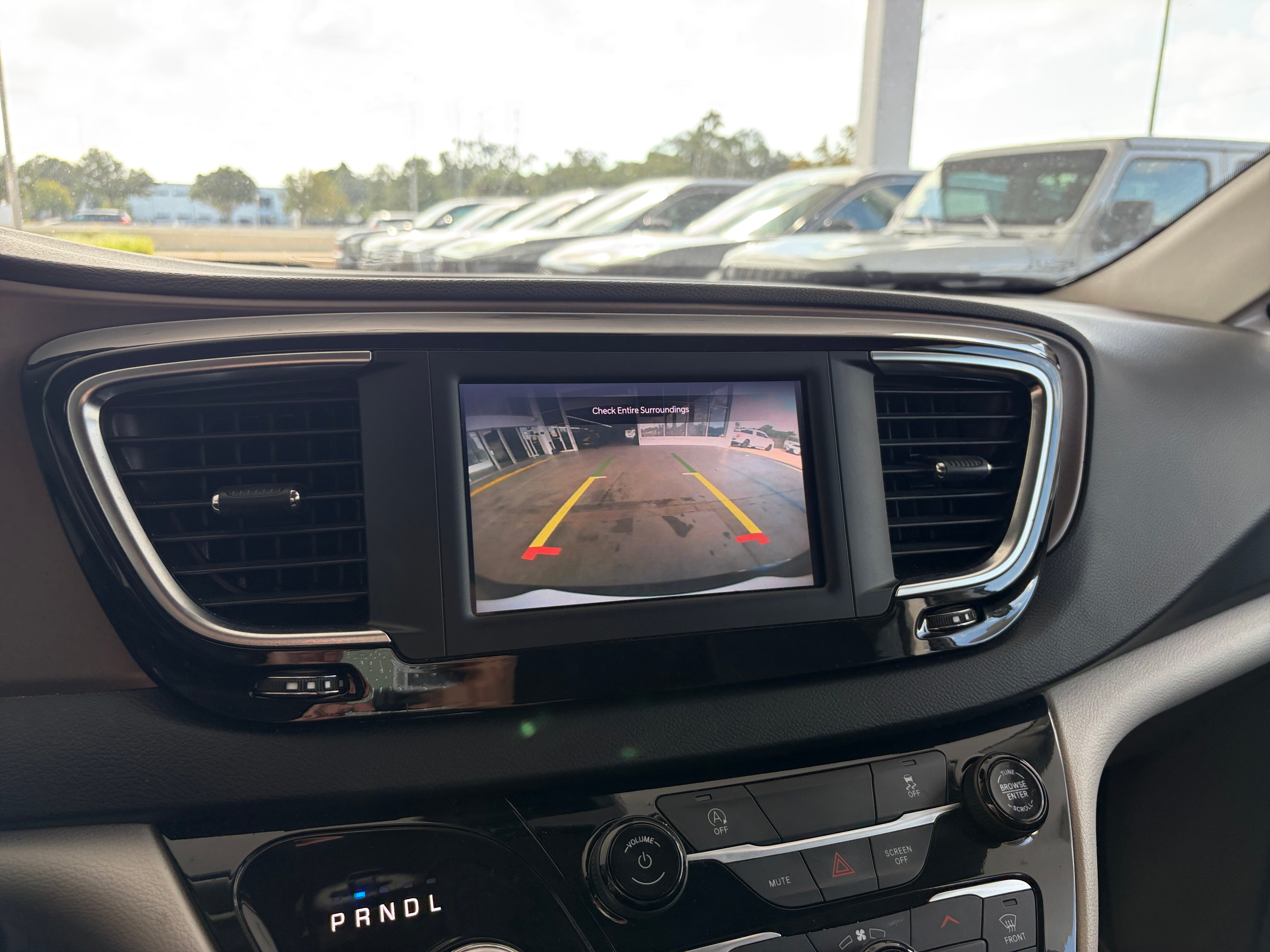 2024 Chrysler Voyager
