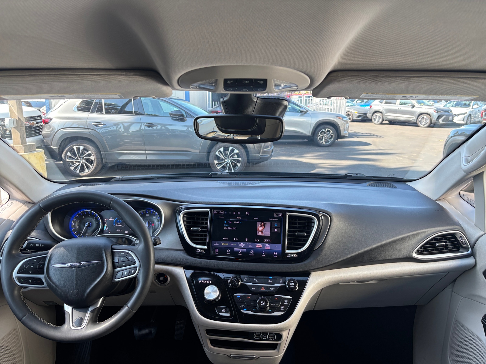 Thumbnail: 2024 Chrysler Pacifica - 2