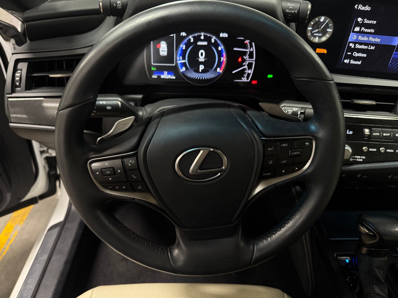 Thumbnail: 2022 Lexus ES - 4