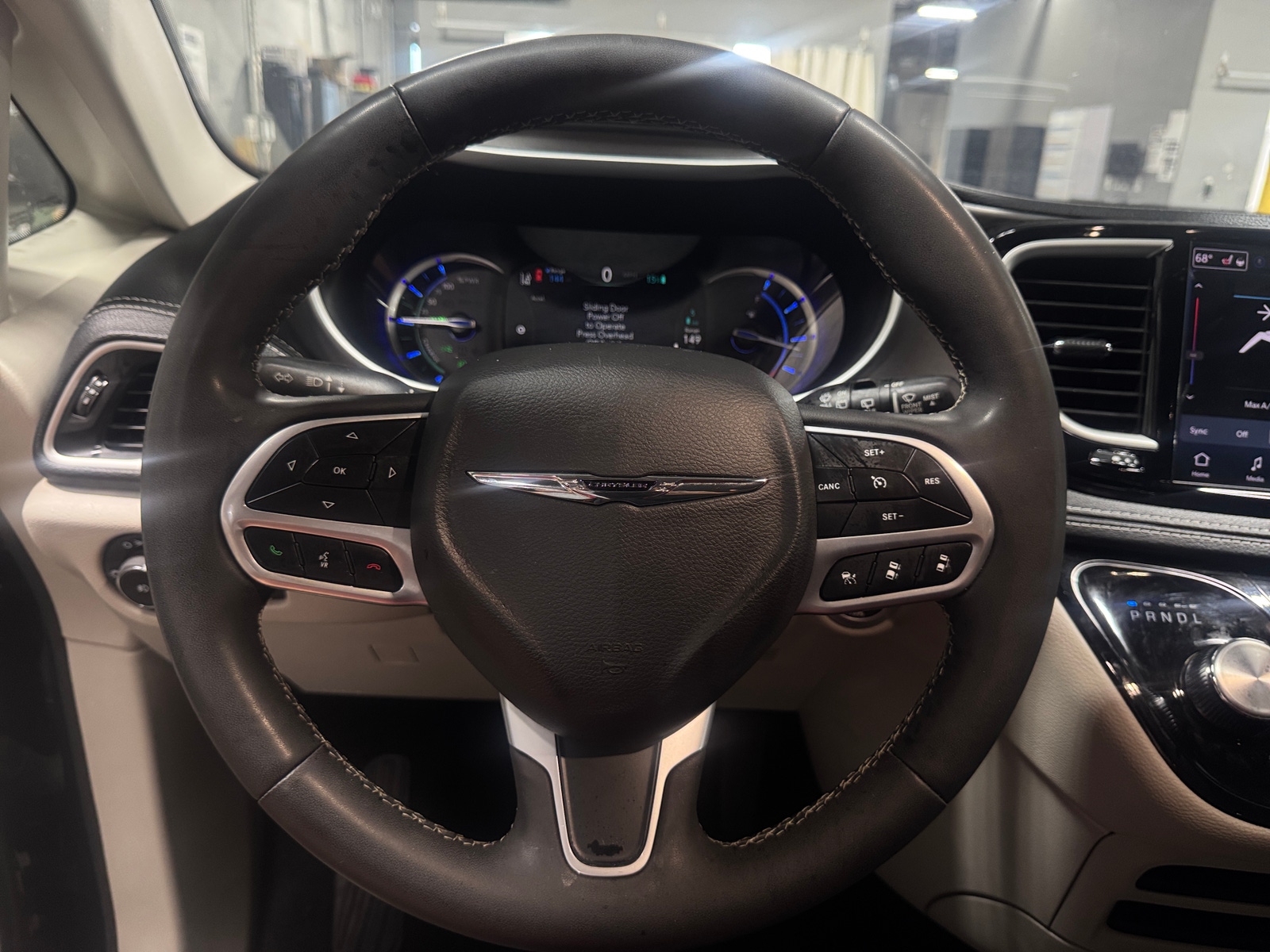 Thumbnail: 2024 Chrysler Pacifica - 4