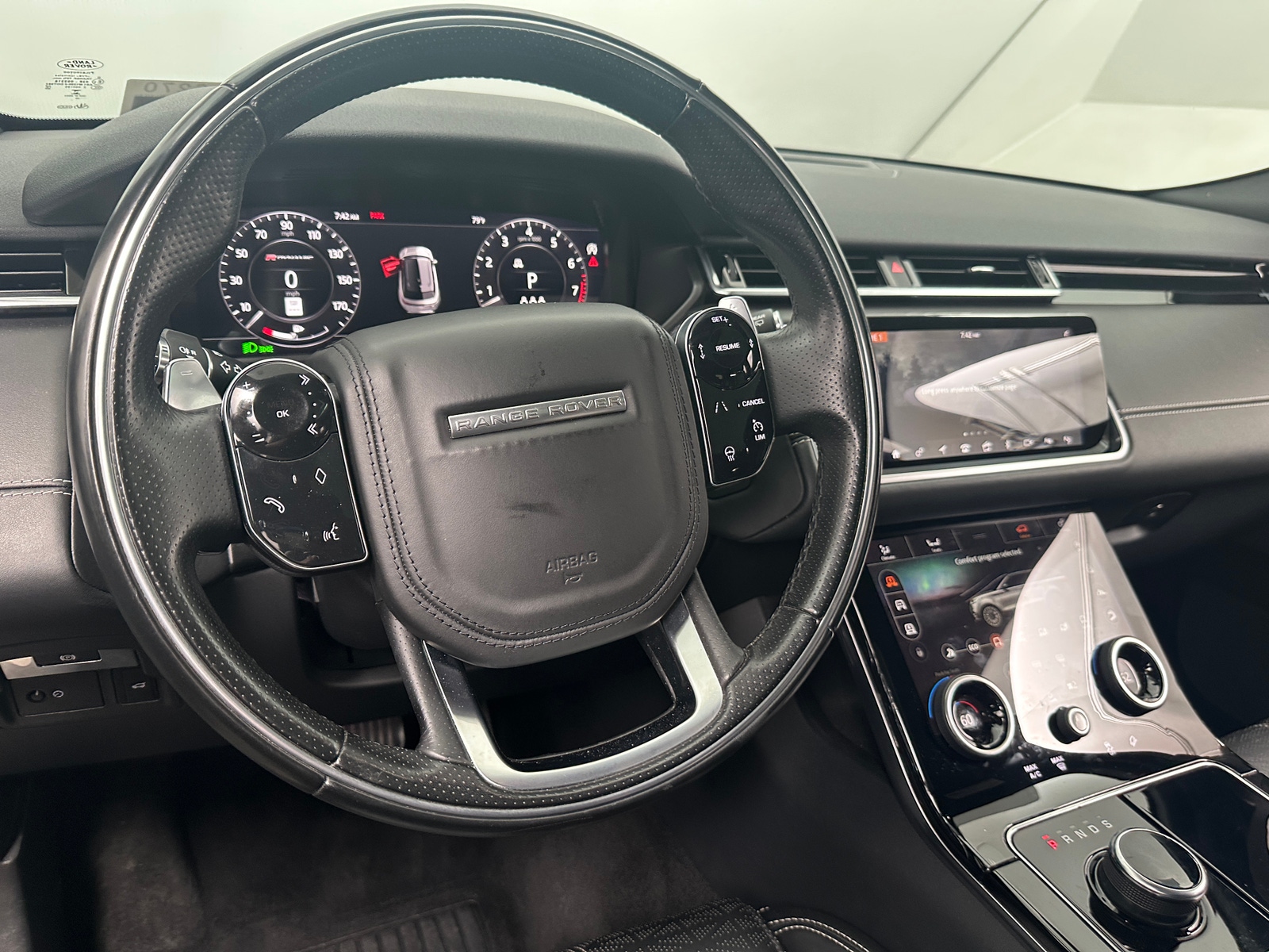 Thumbnail: 2020 Land Rover Range Rover Velar - 4