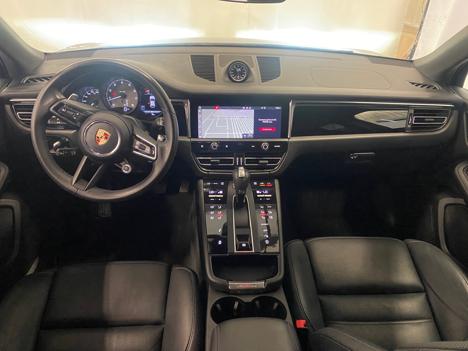 Thumbnail: 2025 Porsche Macan - 3