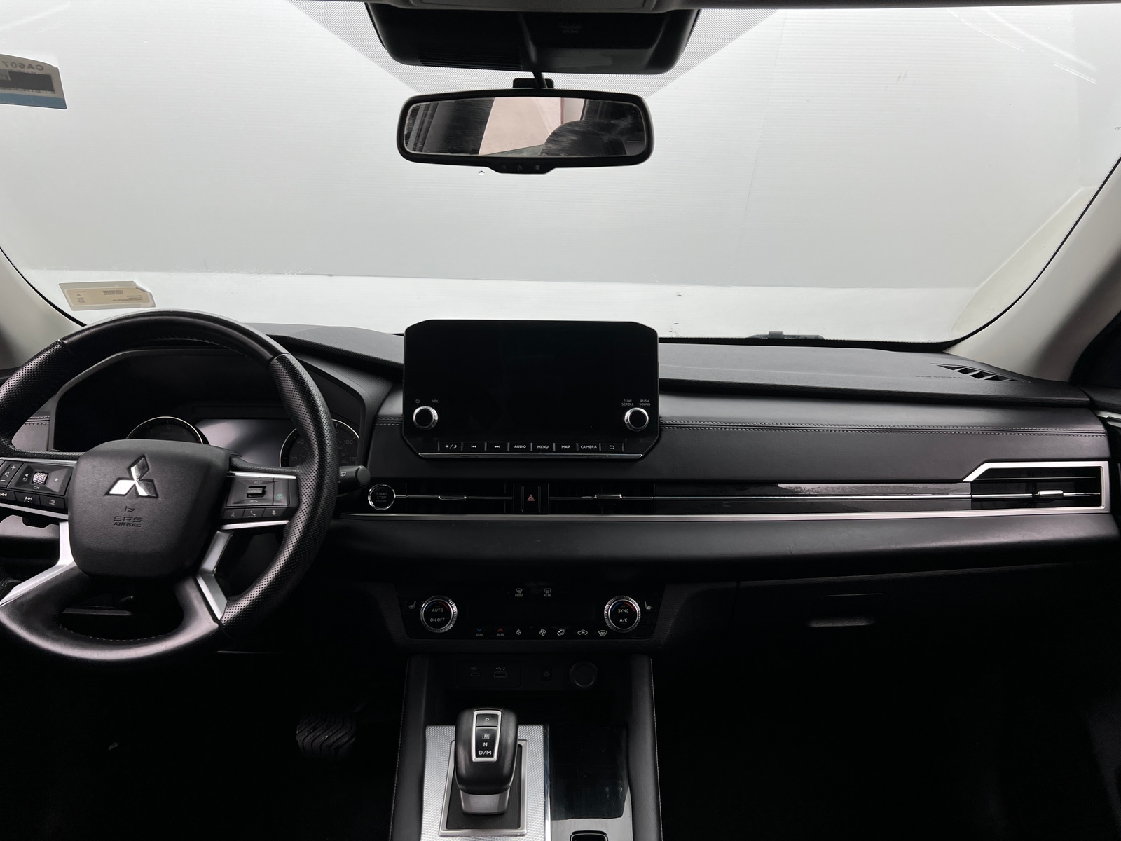 Thumbnail: 2022 Mitsubishi Outlander - 2