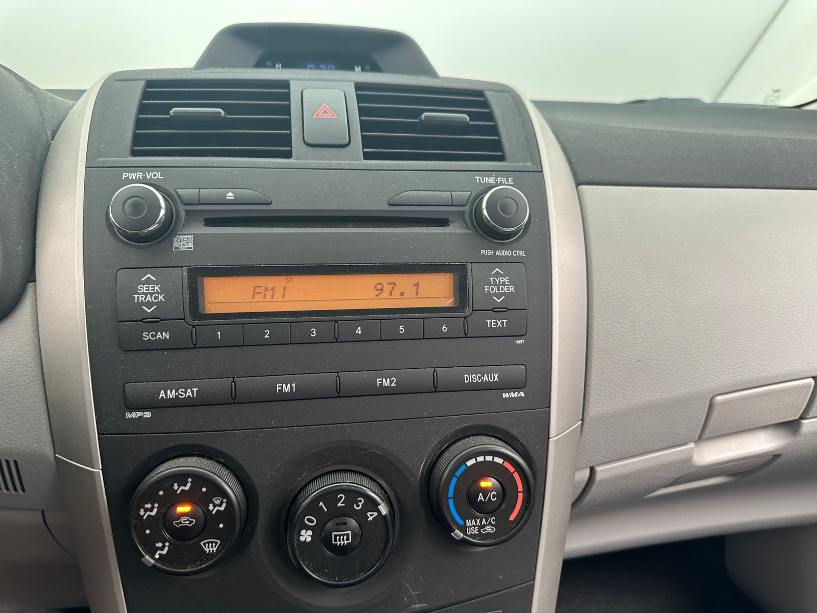 Thumbnail: 2012 Toyota Corolla - 4