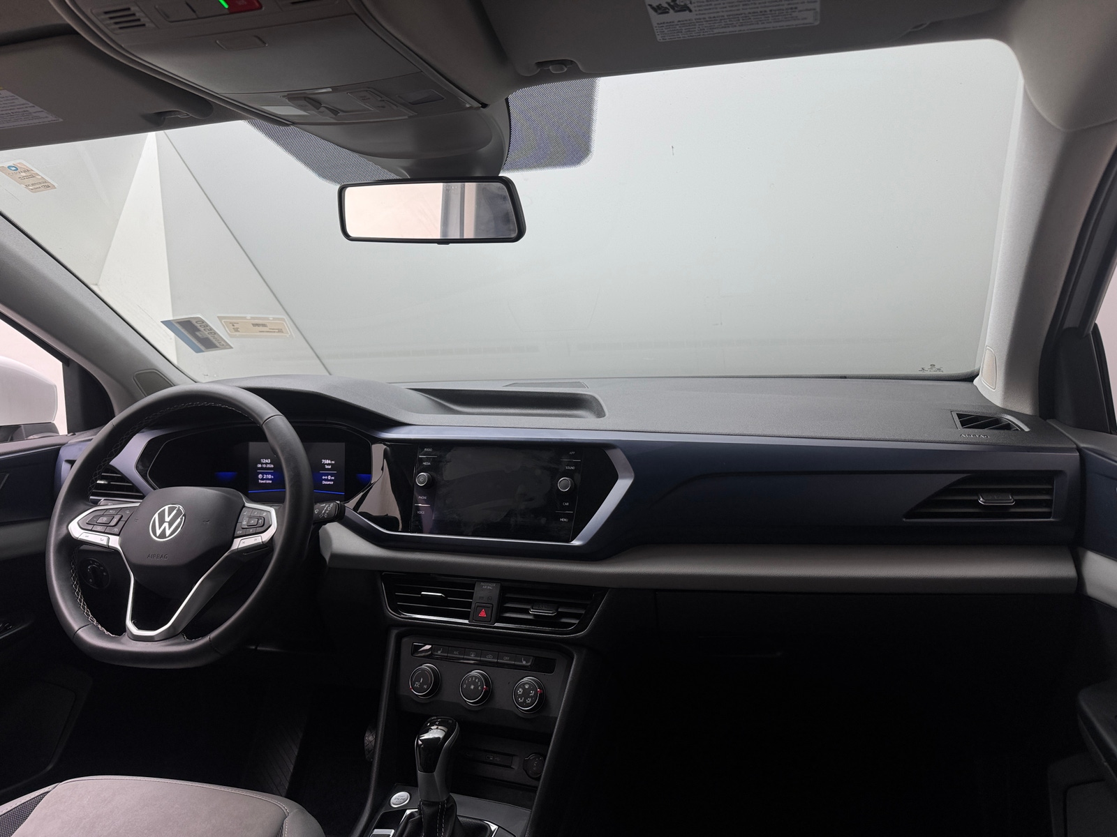 Thumbnail: 2022 Volkswagen Taos - 3