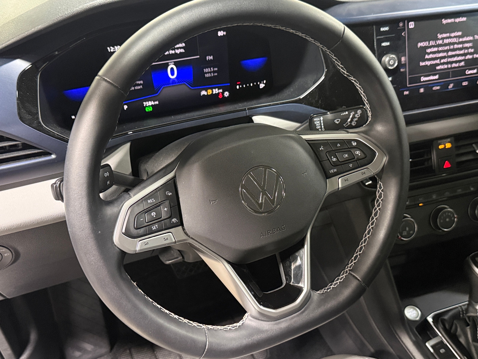 Thumbnail: 2022 Volkswagen Taos - 5