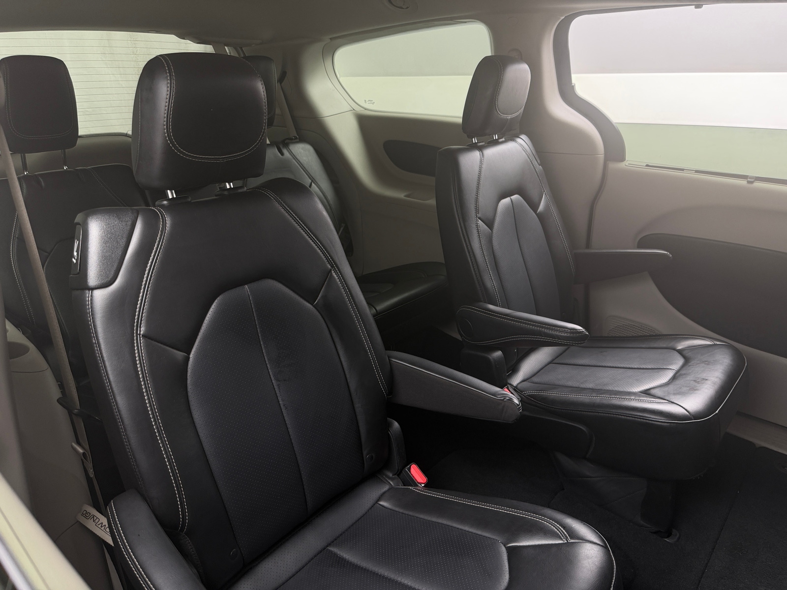 Thumbnail: 2024 Chrysler Pacifica - 5