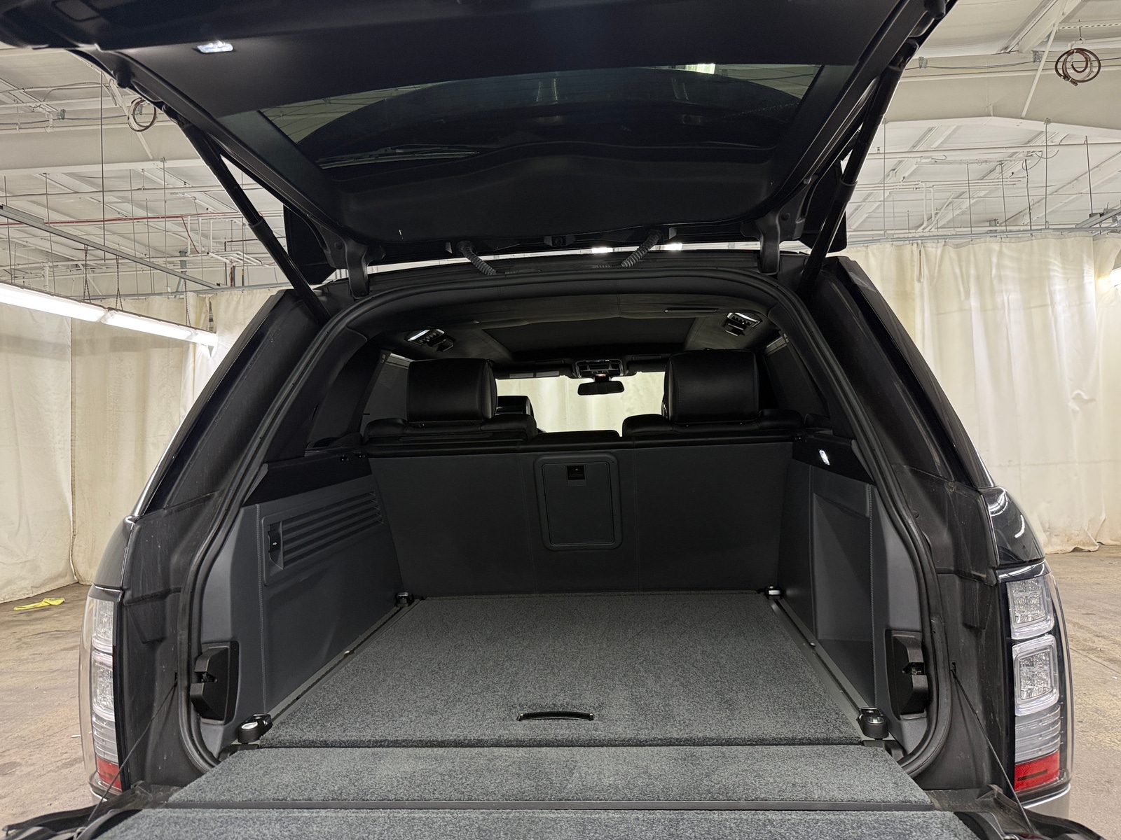 Thumbnail: 2015 Land Rover Range Rover - 6