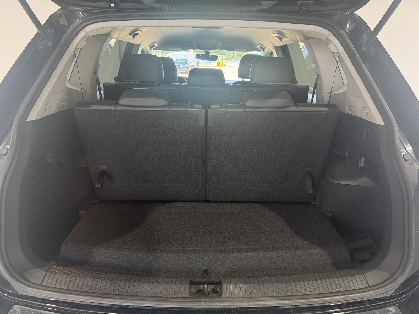 Thumbnail: 2021 Volkswagen Tiguan - 6