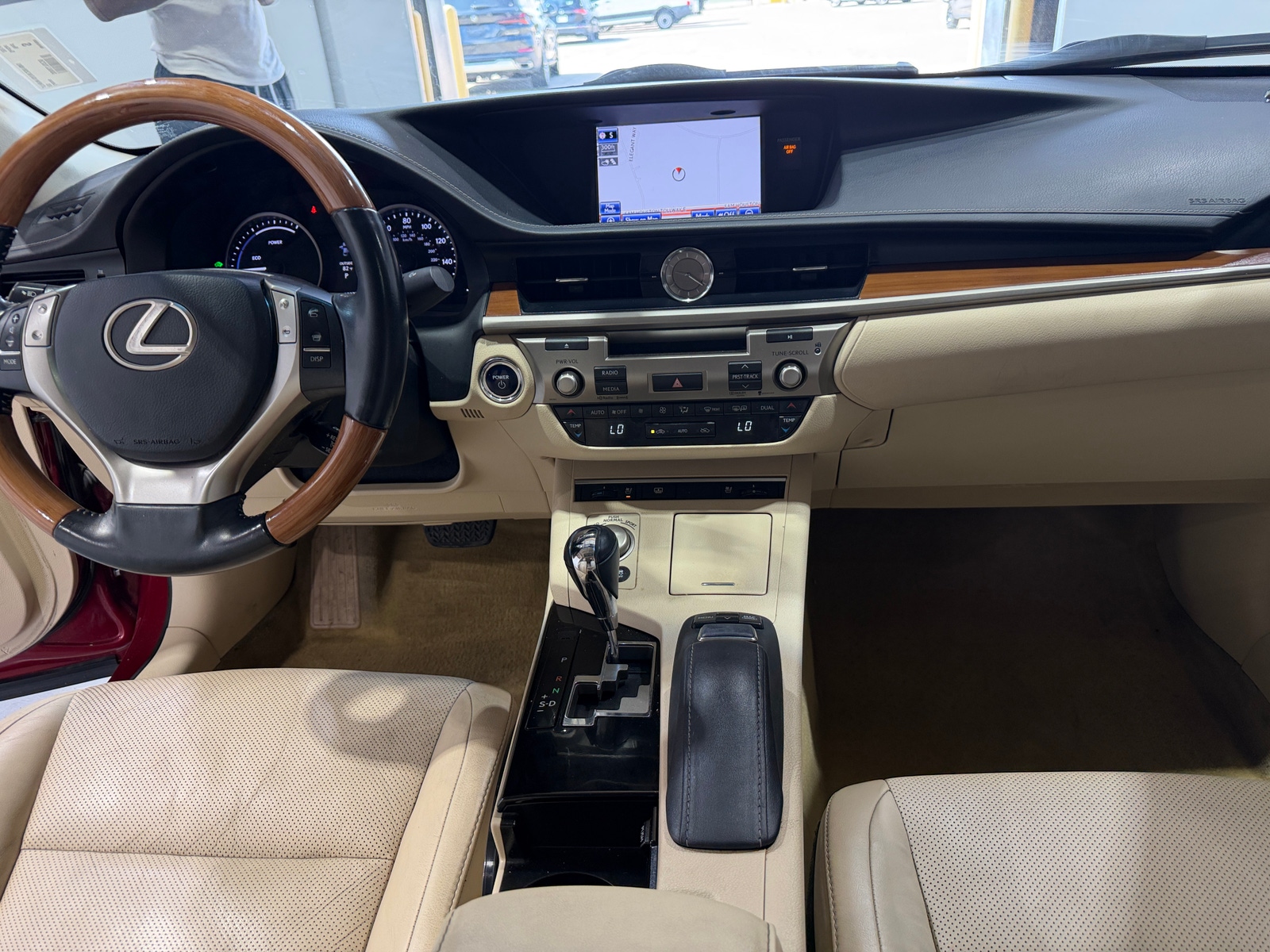 Thumbnail: 2014 Lexus ES - 2