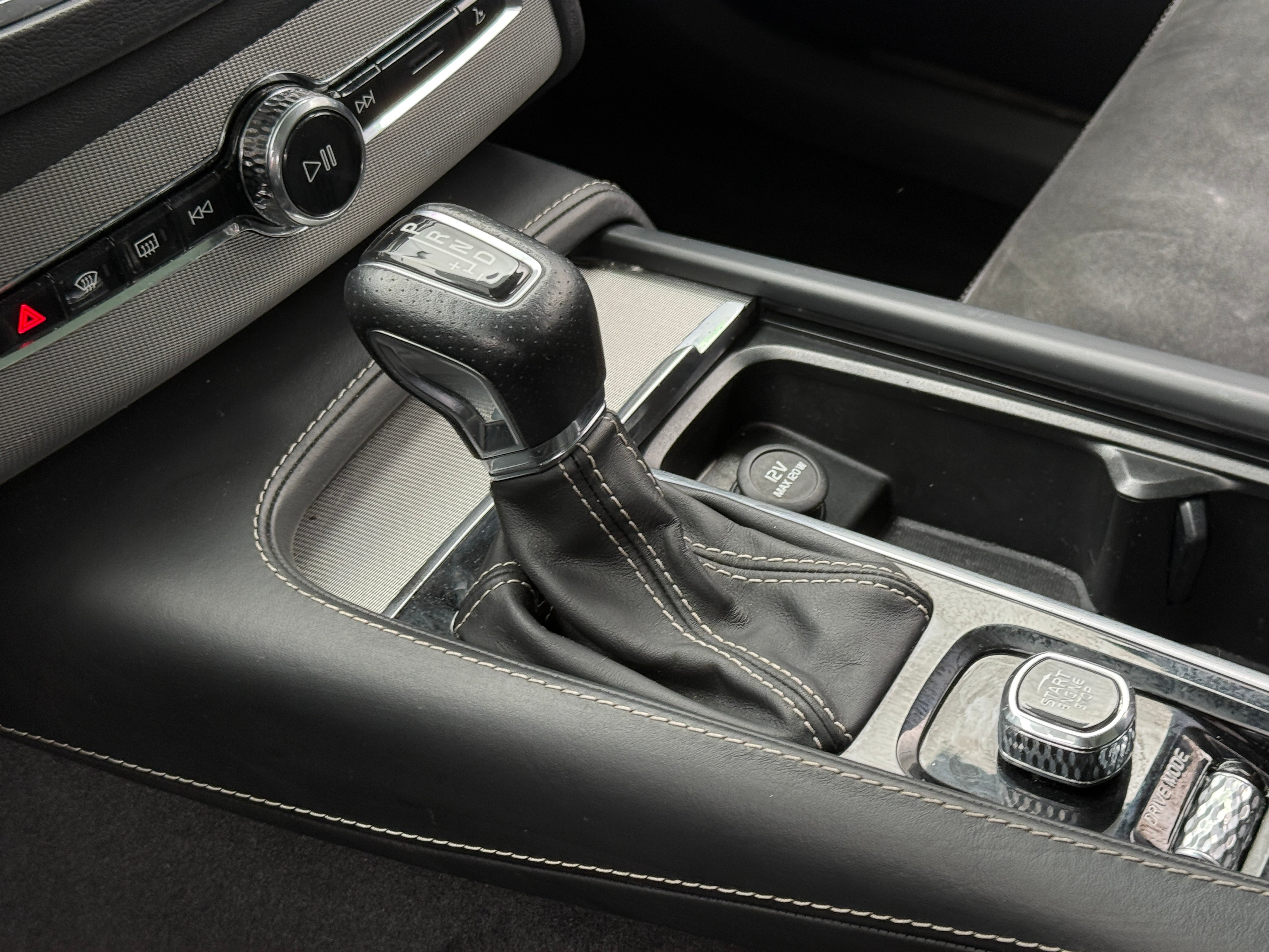 2019 Volvo XC90 R-Design
