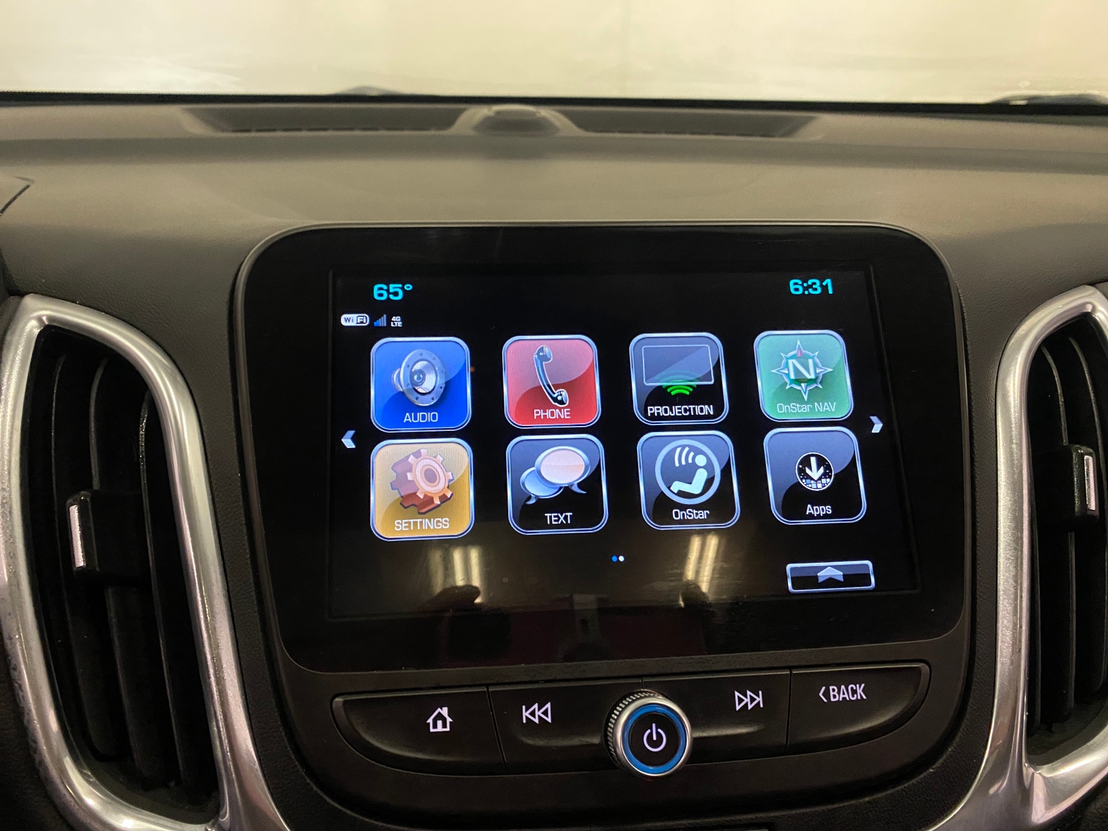 Thumbnail: 2018 Chevrolet Equinox - 4