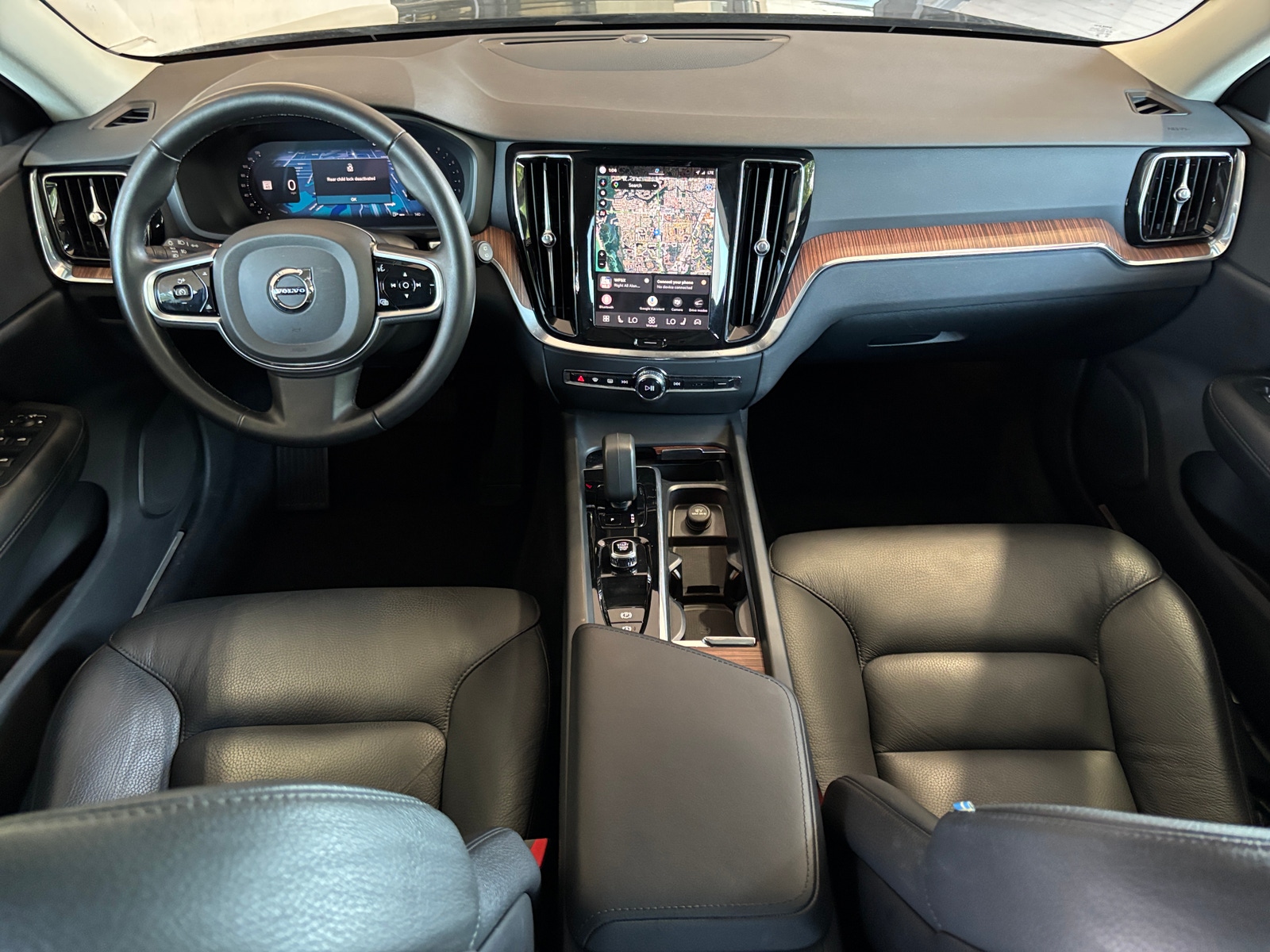 Thumbnail: 2025 Volvo V60 - 3